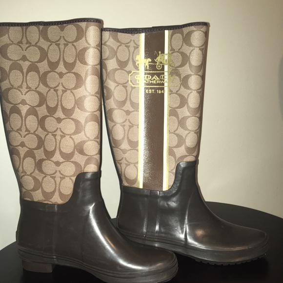 SOLD!!! Coach “ Pammie” Heritage Rainboots - Picture 2 of 8